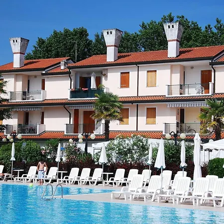 Apartment In A With Pool In Rosolina